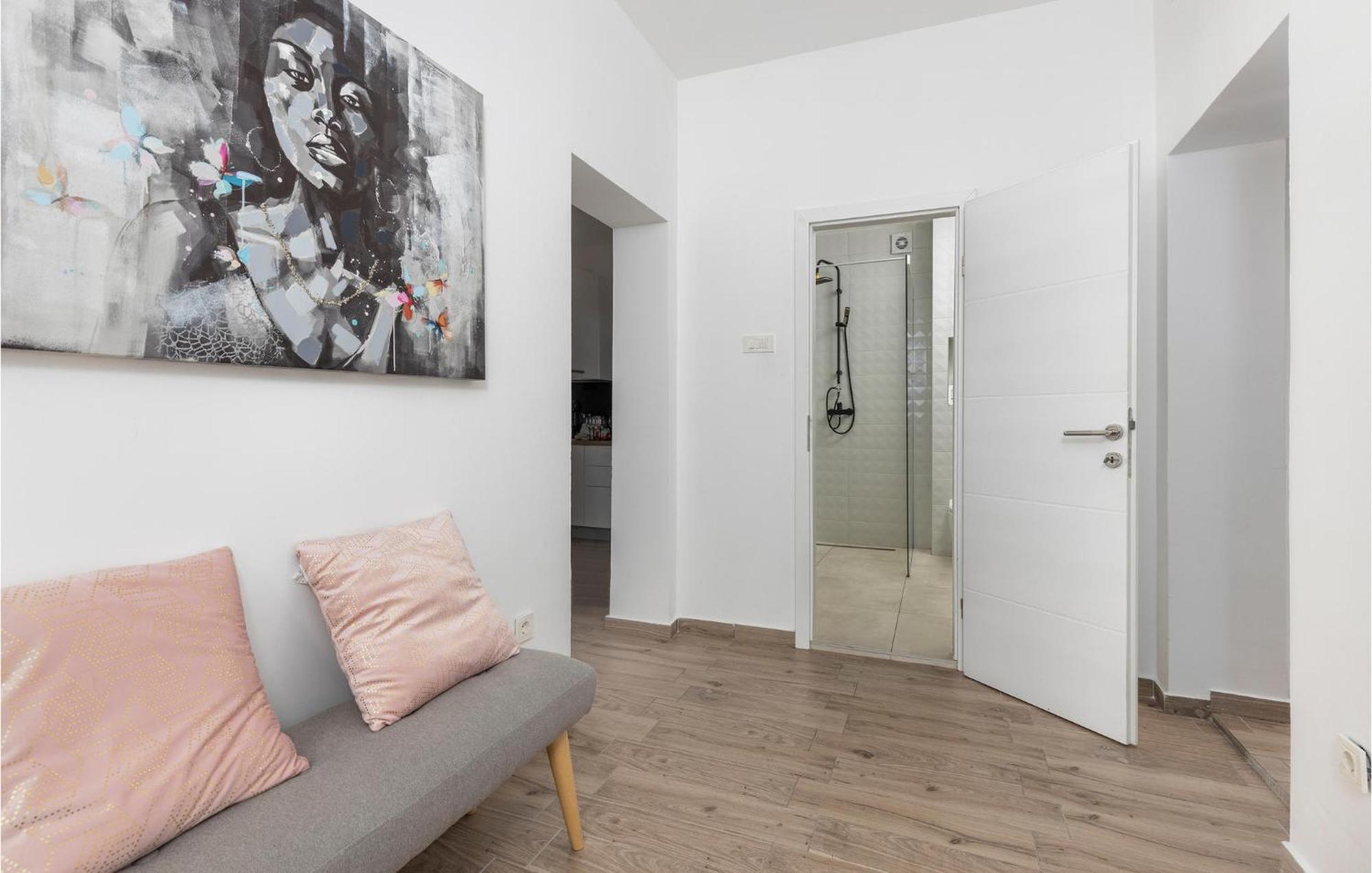 Amazing Apartment In Rijeka With Wifi エクステリア 写真