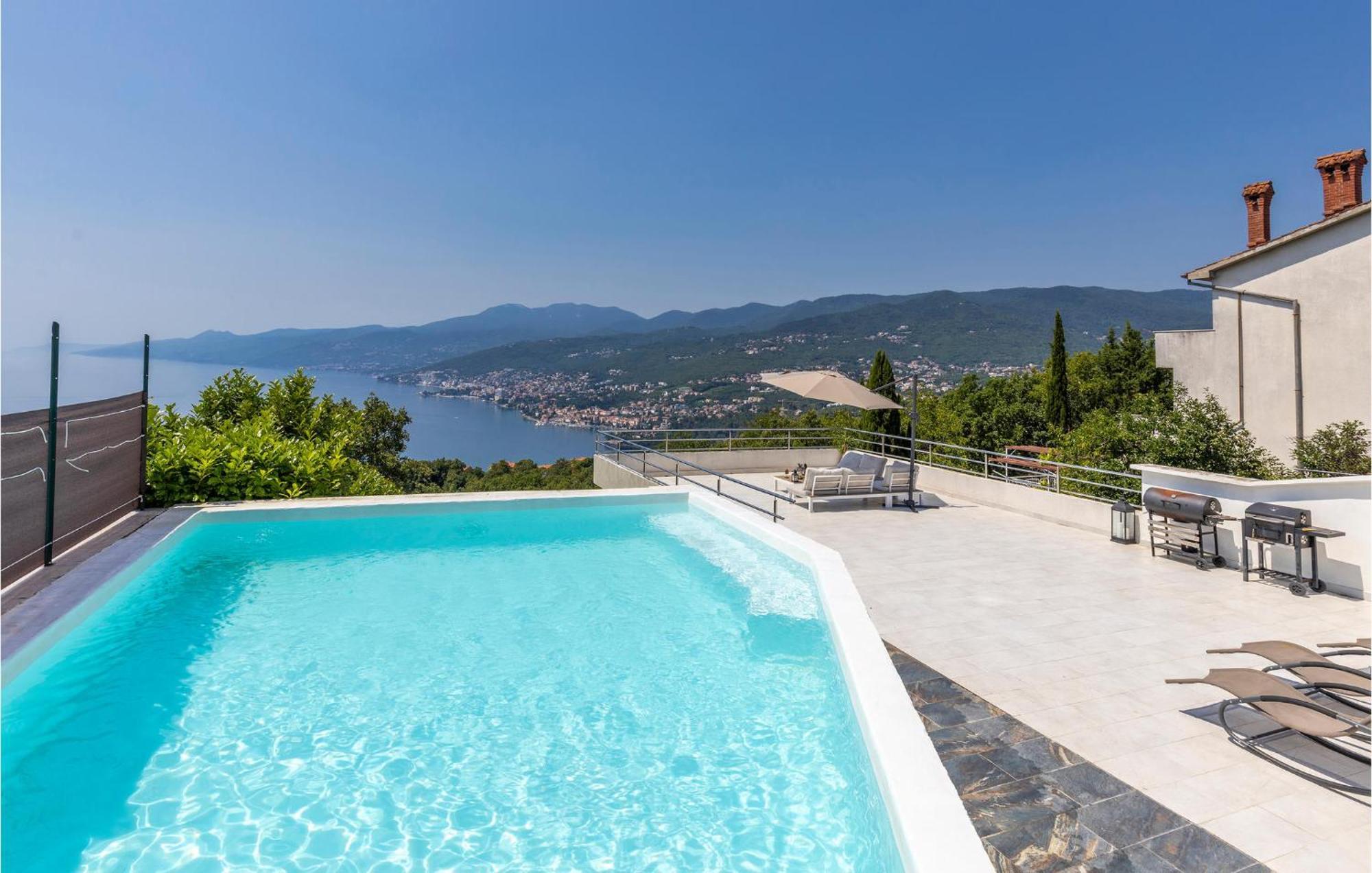 Amazing Apartment In Rijeka With Wifi エクステリア 写真