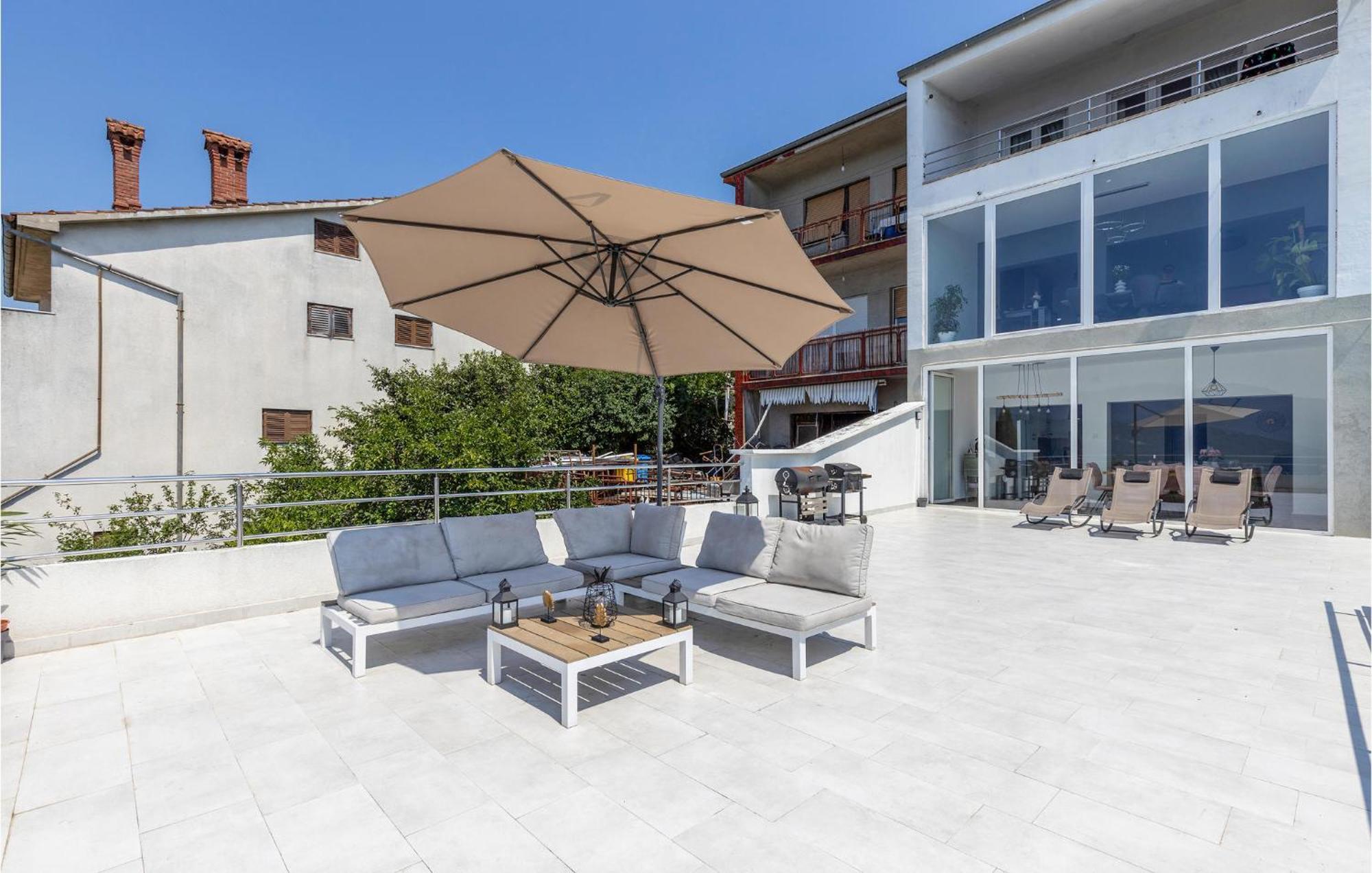 Amazing Apartment In Rijeka With Wifi エクステリア 写真