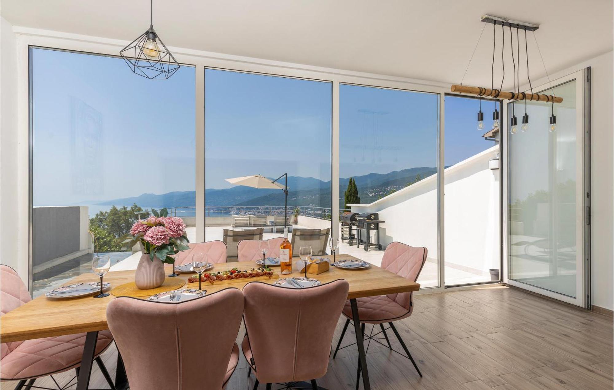Amazing Apartment In Rijeka With Wifi エクステリア 写真
