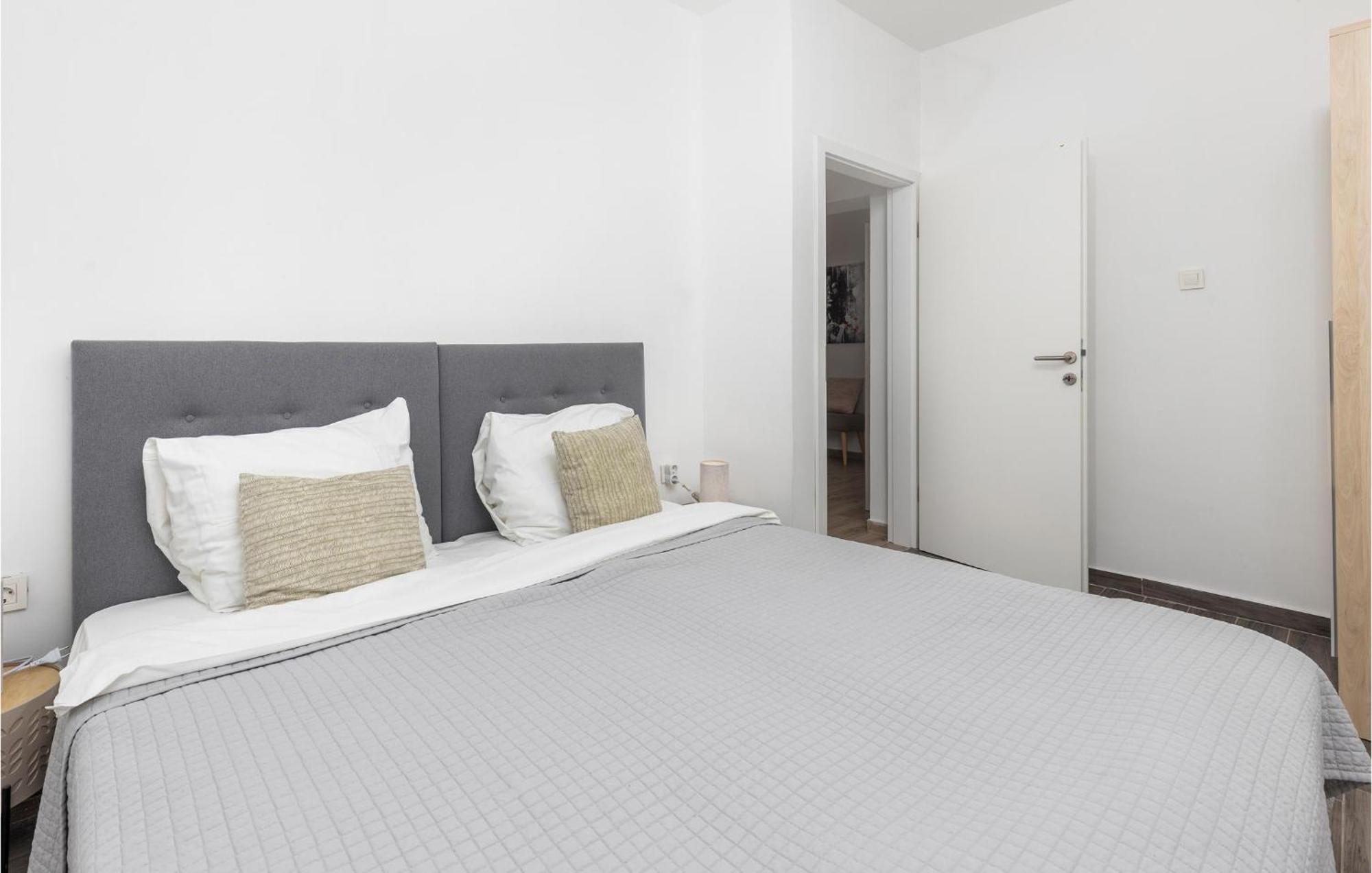 Amazing Apartment In Rijeka With Wifi エクステリア 写真