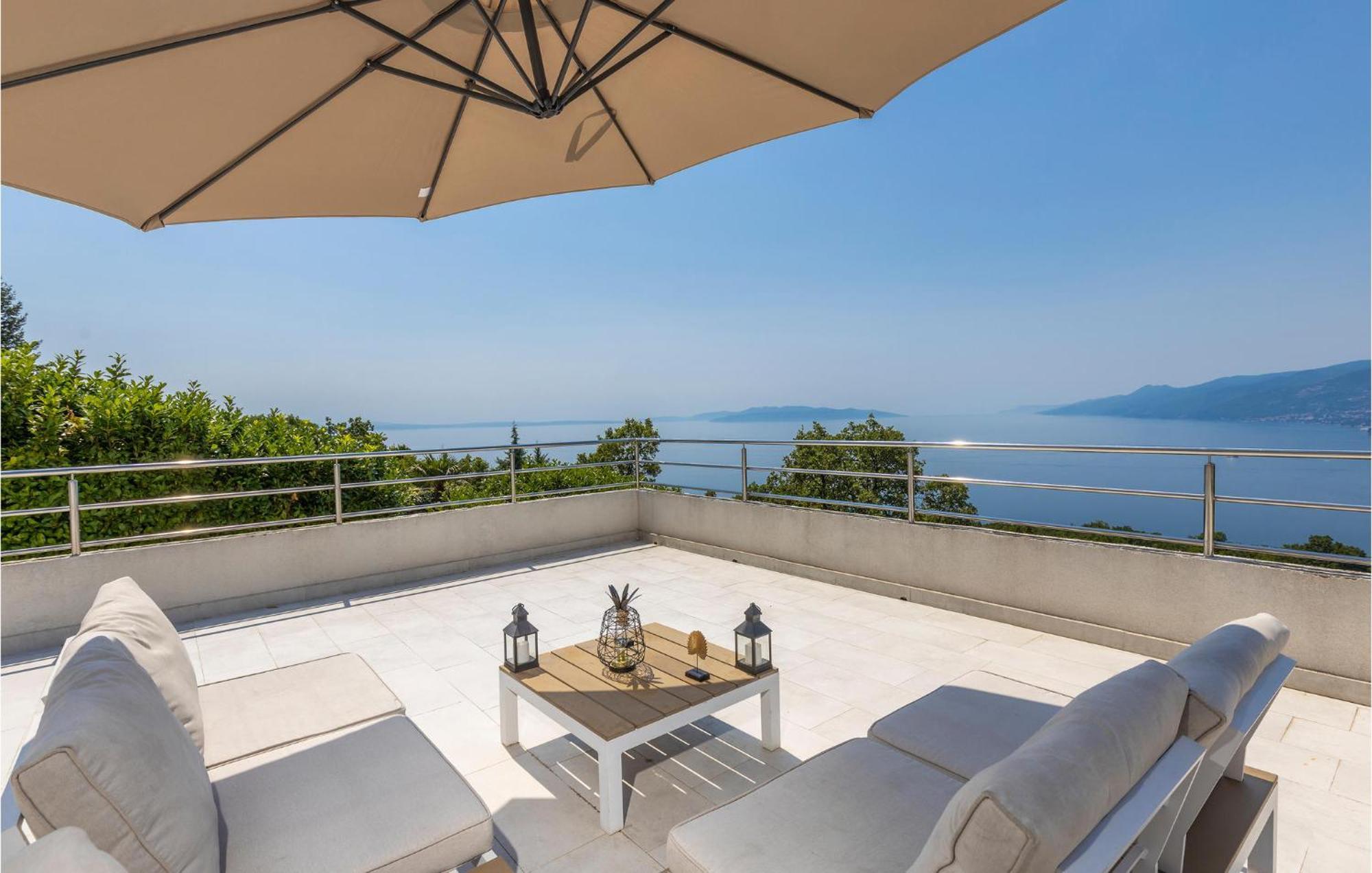 Amazing Apartment In Rijeka With Wifi エクステリア 写真